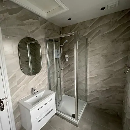 Comfort Triple Near Airport - 4 * Dublin