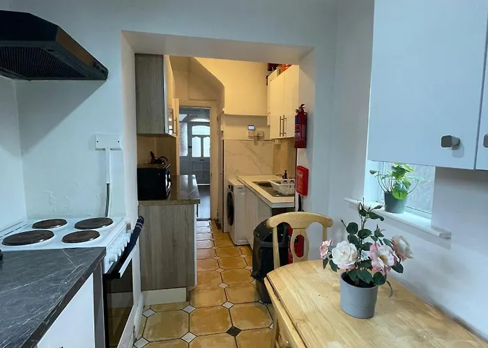 Ubytování v soukromí Comfort Triple Near Airport - 4 *
