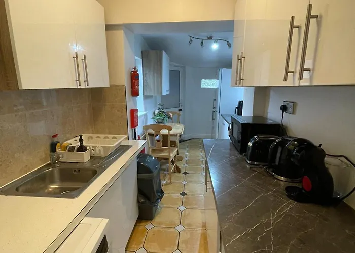 Comfort Triple Near Airport - 4 *