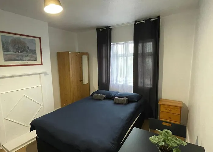 Comfort Triple Near Airport - 4 ダブリン